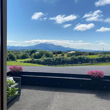 Summer Hill - Spectacular Panoramic And Mountain Views *